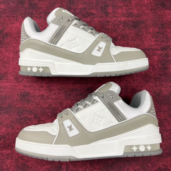 Gray and white color combination sports shoes - Image 3