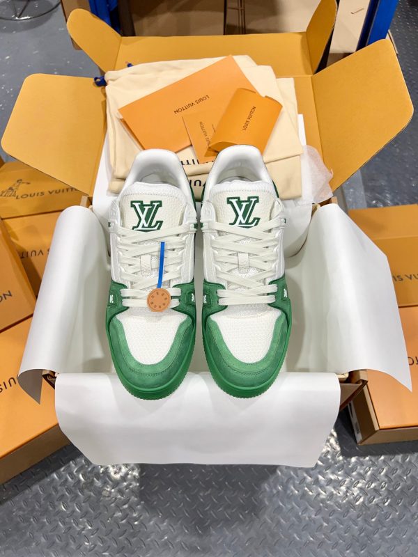 LV Double-syllable white and green sports shoes - Image 2