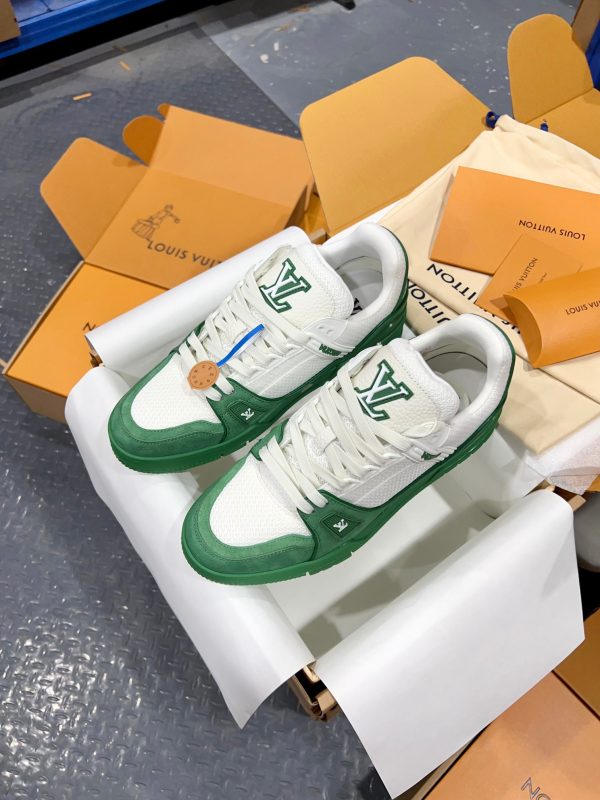 LV Double-syllable white and green sports shoes - Image 3