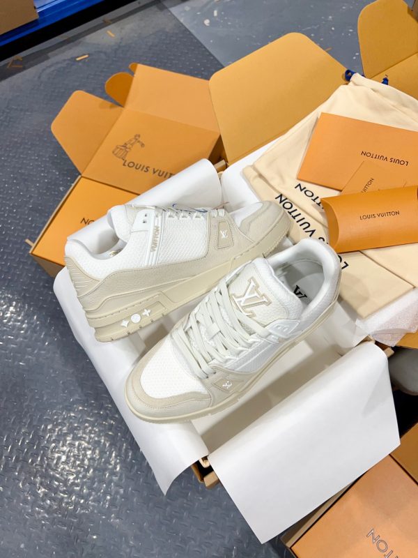 LV Double-Syllable White Apricot Sports Shoes - Image 4