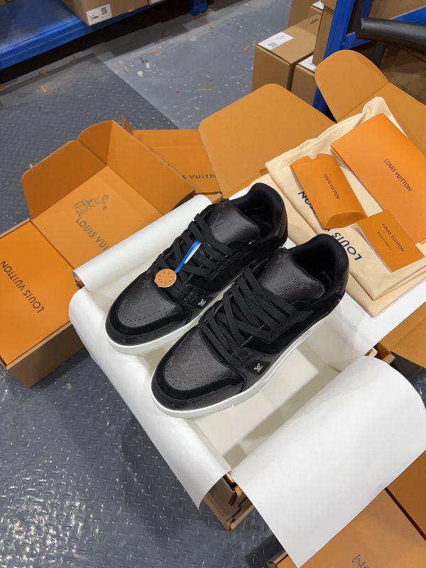 LV Couple-style casual sneakers - Image 3