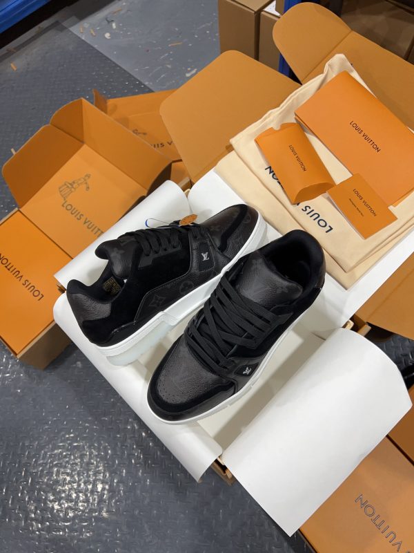 LV Couple-style casual sneakers - Image 5