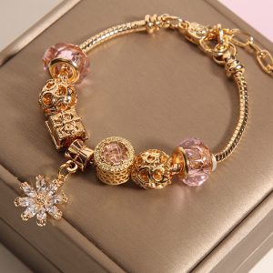 Chrysanthemum pendant bracelet