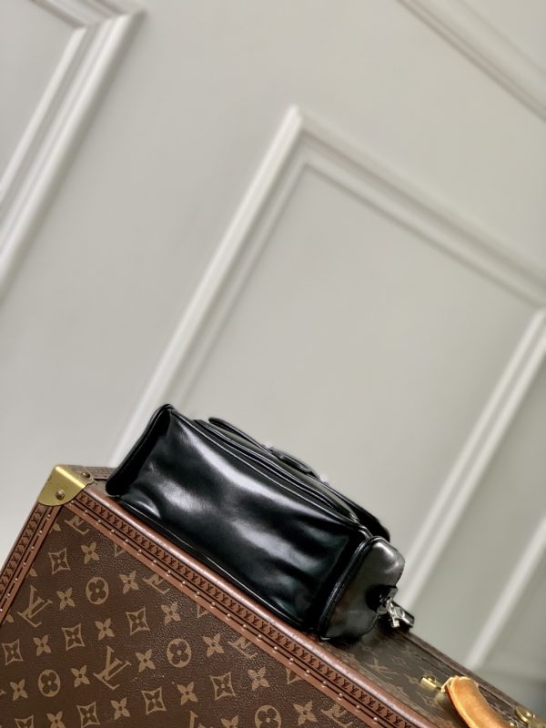 Model M13989 Cargo Mini Handbag - Image 4