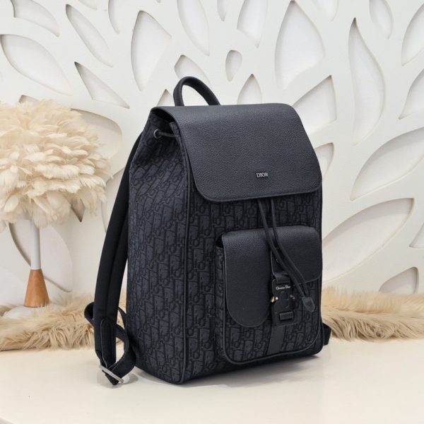 New model saddle-style backpack - Image 2