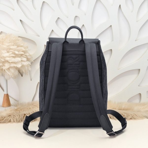 New model saddle-style backpack - Image 3