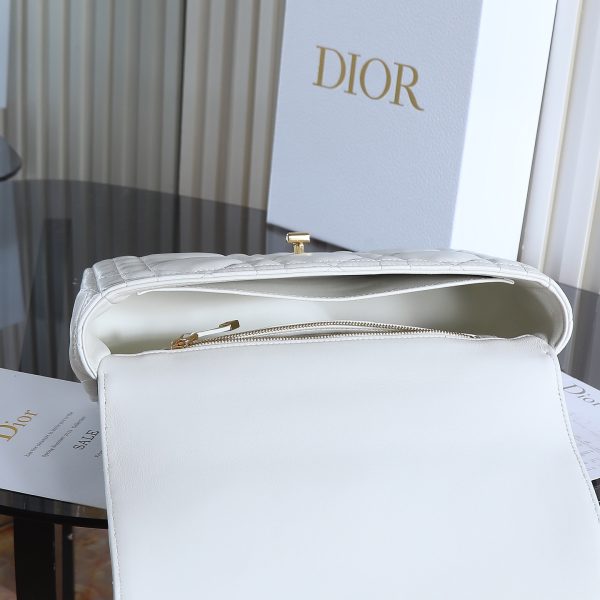 Soft Caro handbag white