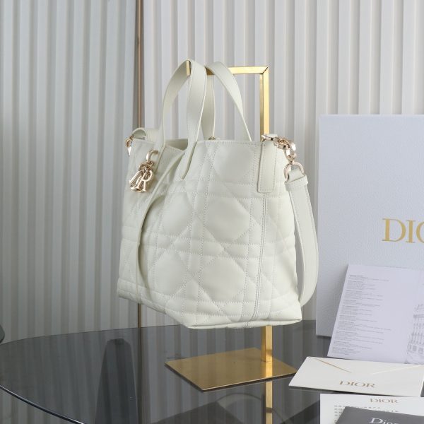 M2836 White Shopping Basket - Image 2
