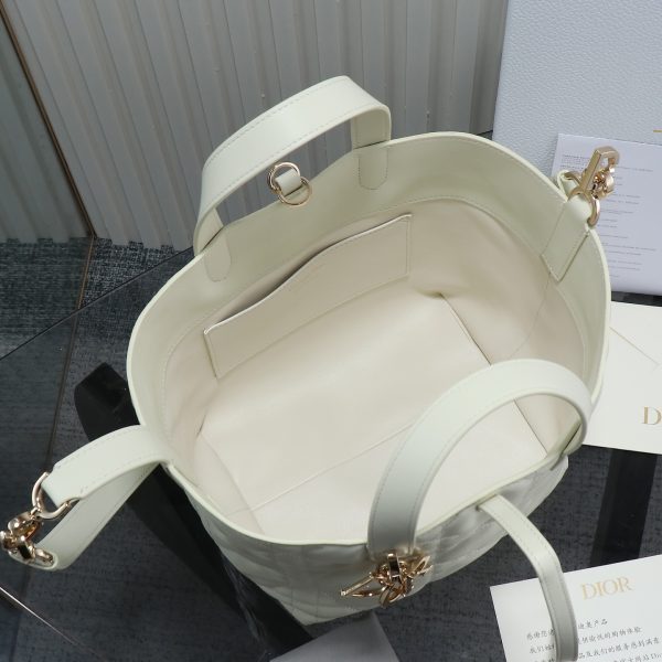 M2836 White Shopping Basket - Image 5