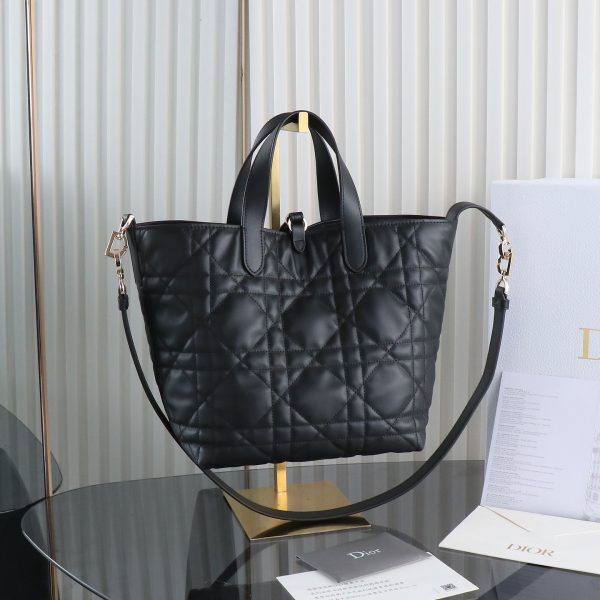 M2836 Black Shopping Basket - Image 3