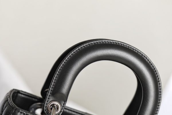Black handbag - Image 4