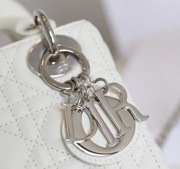 White checkered lacquered handbag - Image 3