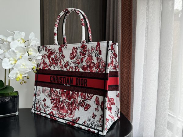 Book Tote Handbag - Image 4