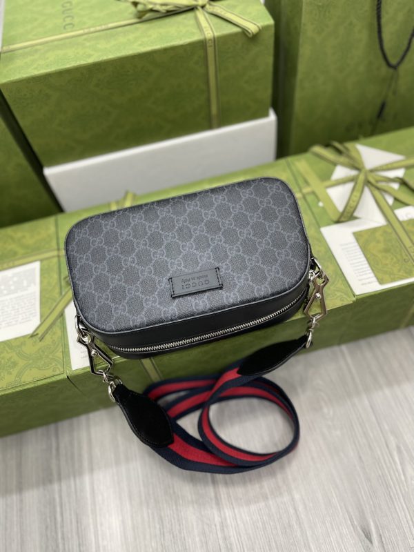 Black camera bag - Image 3
