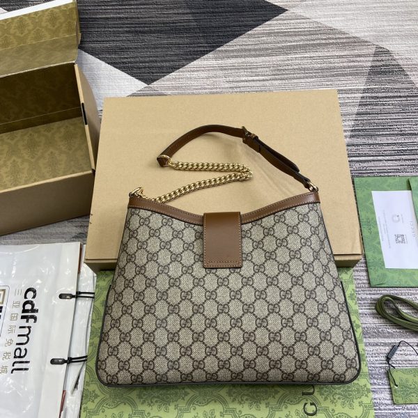 Medium-sized shoulder bag of the Padlock series - Image 2