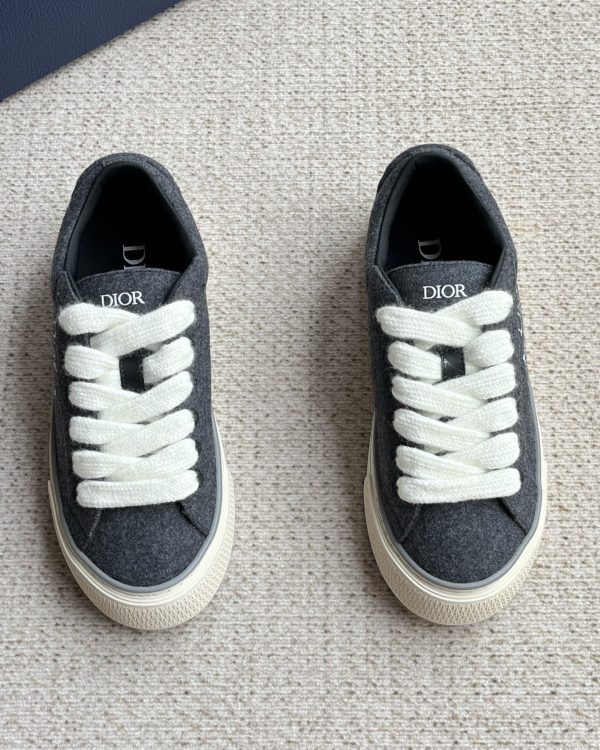 Men's sporty casual sneakers