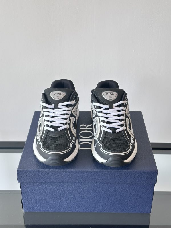 B30 Series Sports Shoes - Image 2