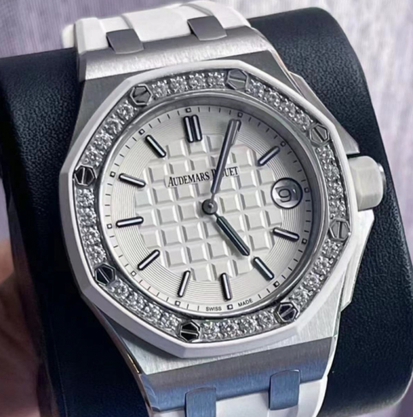 Audemars Piguet 67540SK.ZZ.A010CA.01 - Image 3