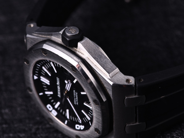 Audemars Piguet 15710ST.OO.A002CA.01 - Image 4