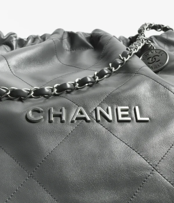 CHANEL 22 handbag   Shiny calf leather and silver metal dark gray - Image 3