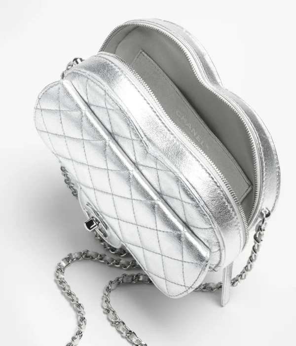 CHANEL Silver heart-shaped handbag - Image 3