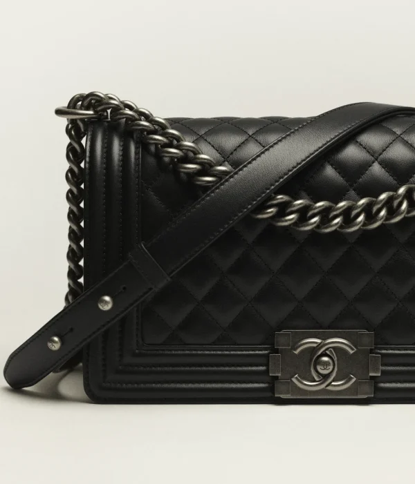 CHANEL BOY CHANEL Cap Bag  Calfskin and ruthenium textured metal black - Image 4