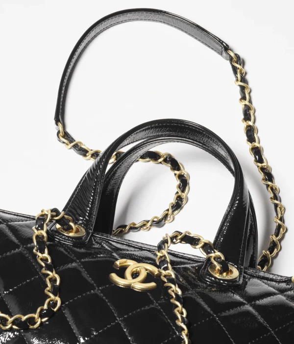 CHANEL Large bowling bag   Painted folded calf leather and golden metal black - Image 4