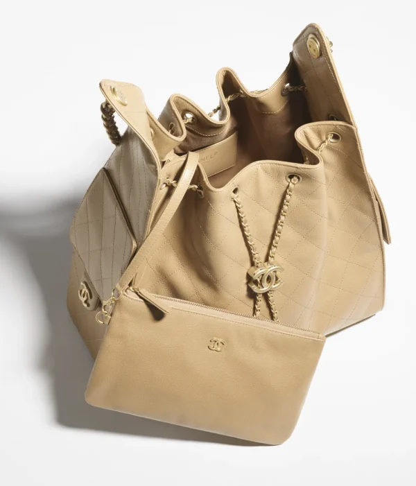CHANEL 25 Medium Handbag   Particle embossed calf leather and gold metal dark beige - Image 2