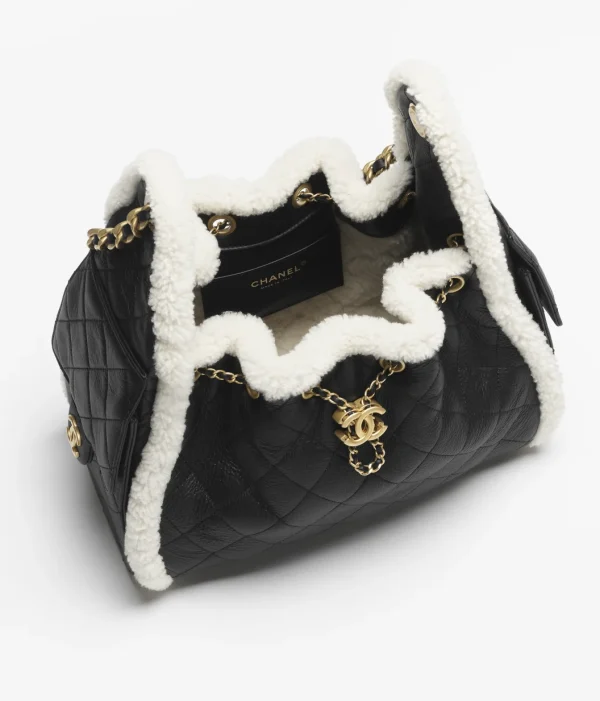 CHANEL 25 Small Handbag Double sided sheepskin with folded pattern and gold metal black and white - Image 3