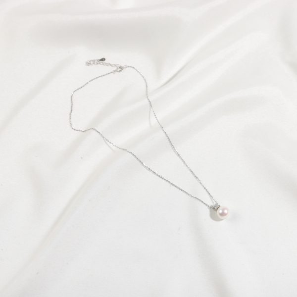 Natural freshwater pearl necklace
