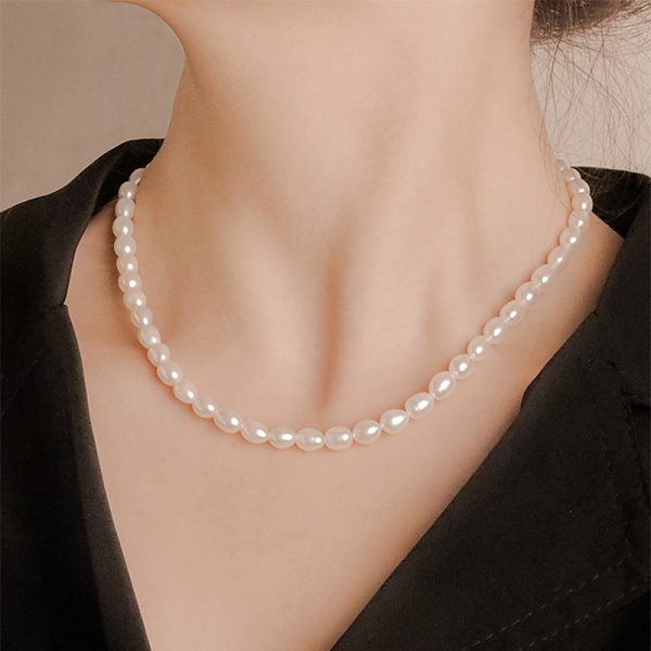 Freshwater pearl necklace