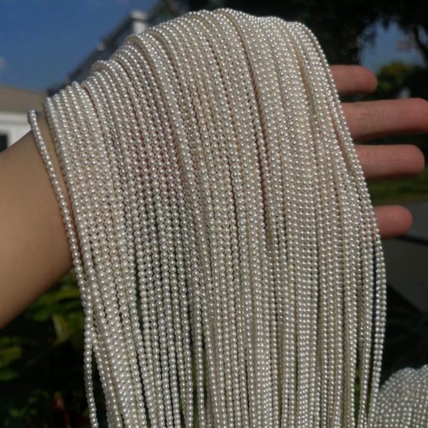 Half-finished necklace made of small pearls - Image 2