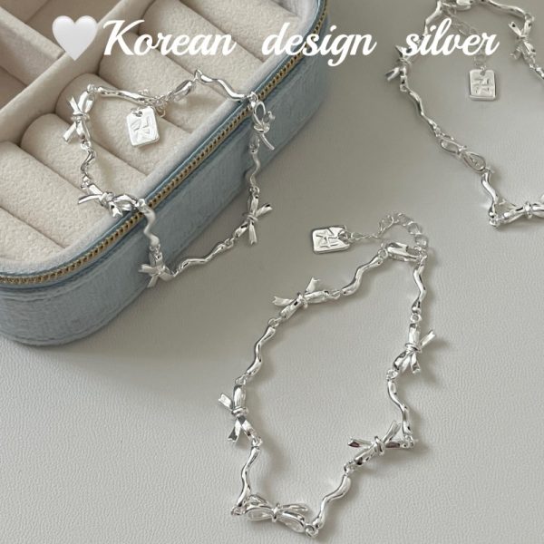 Simple and elegant hand accessories - Image 4