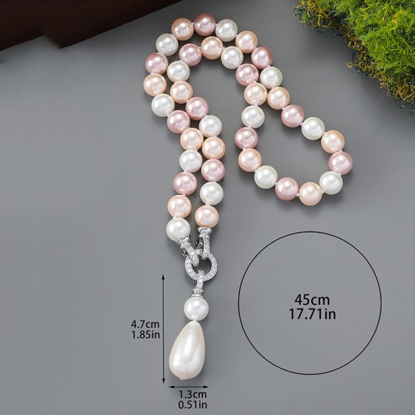 Romantic pearl necklace