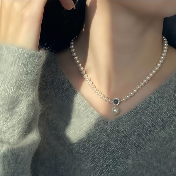 Natural Aquamarine Schiaparelli Pearl Necklace