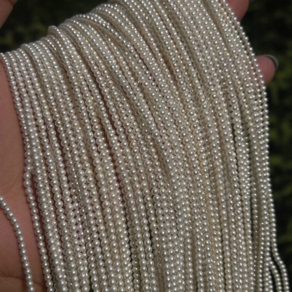 Half-finished necklace made of small pearls - Image 4