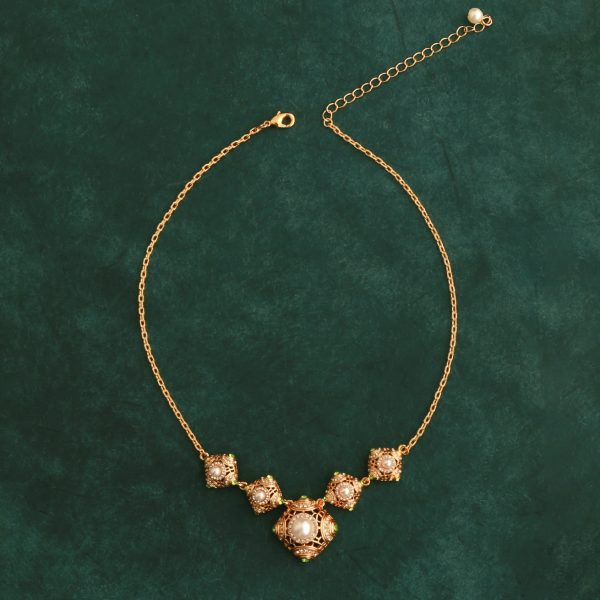 Court-style versatile pearl necklace