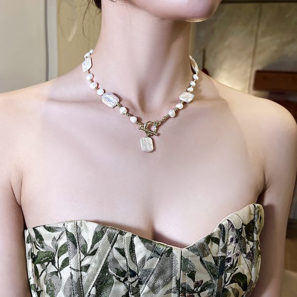 Baroque style pearl necklace