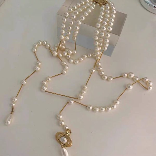 Broken Pearl Necklace