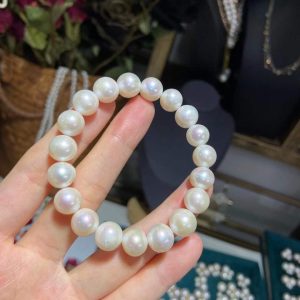 Natural freshwater pearl bracelet
