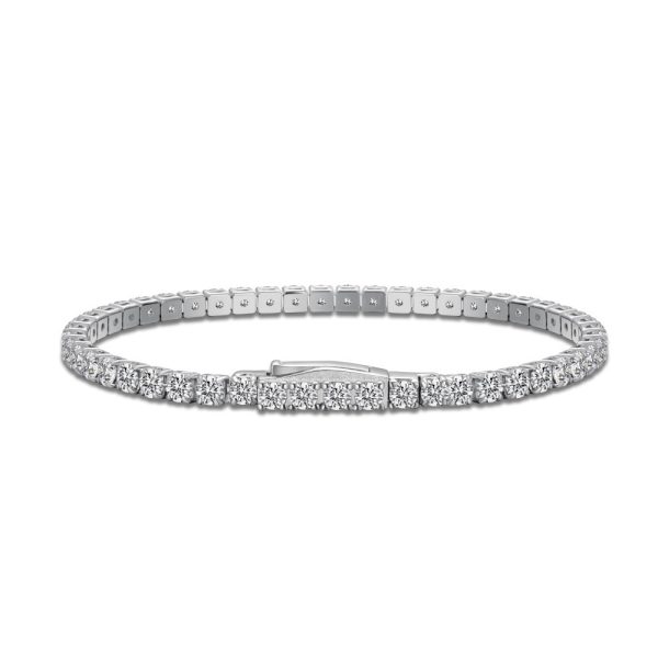 Pure silver bracelet set with diamonds