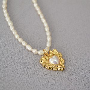 Court-style irregular heart-shaped pearl necklace
