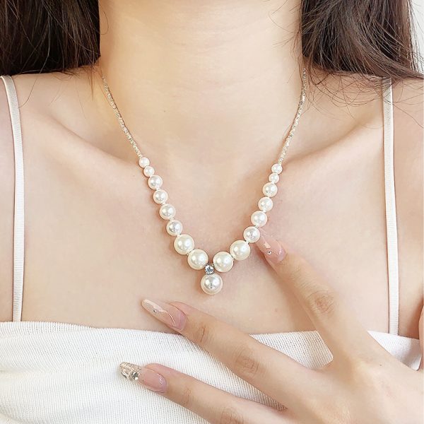 Broken silver and pearl necklace - Image 3