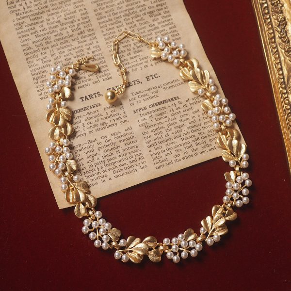 Pearl Ginkgo Leaf Retro Necklace - Image 4