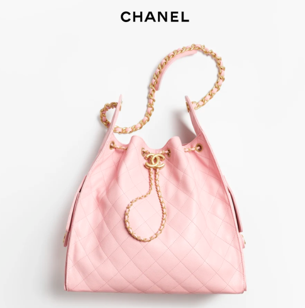 CHANEL 25 Medium Handbag   Particle embossed calf leather and gold metal Pale pink