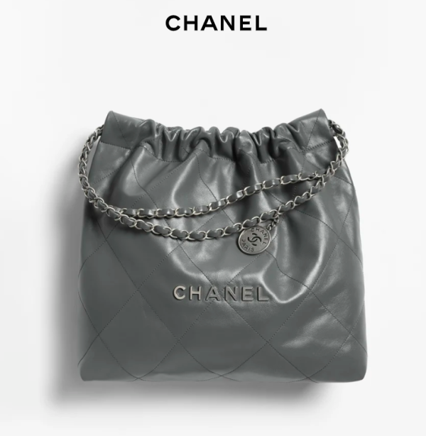 CHANEL 22 handbag   Shiny calf leather and silver metal dark gray