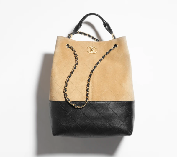 CHANEL shopping bag   Suede effect calf leather, glossy calf leather, and golden metal Beige and Black