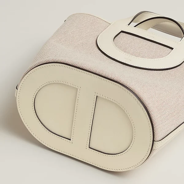 Hermès In-the-Loop 18 Handbag - Image 4